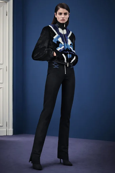 Look 10